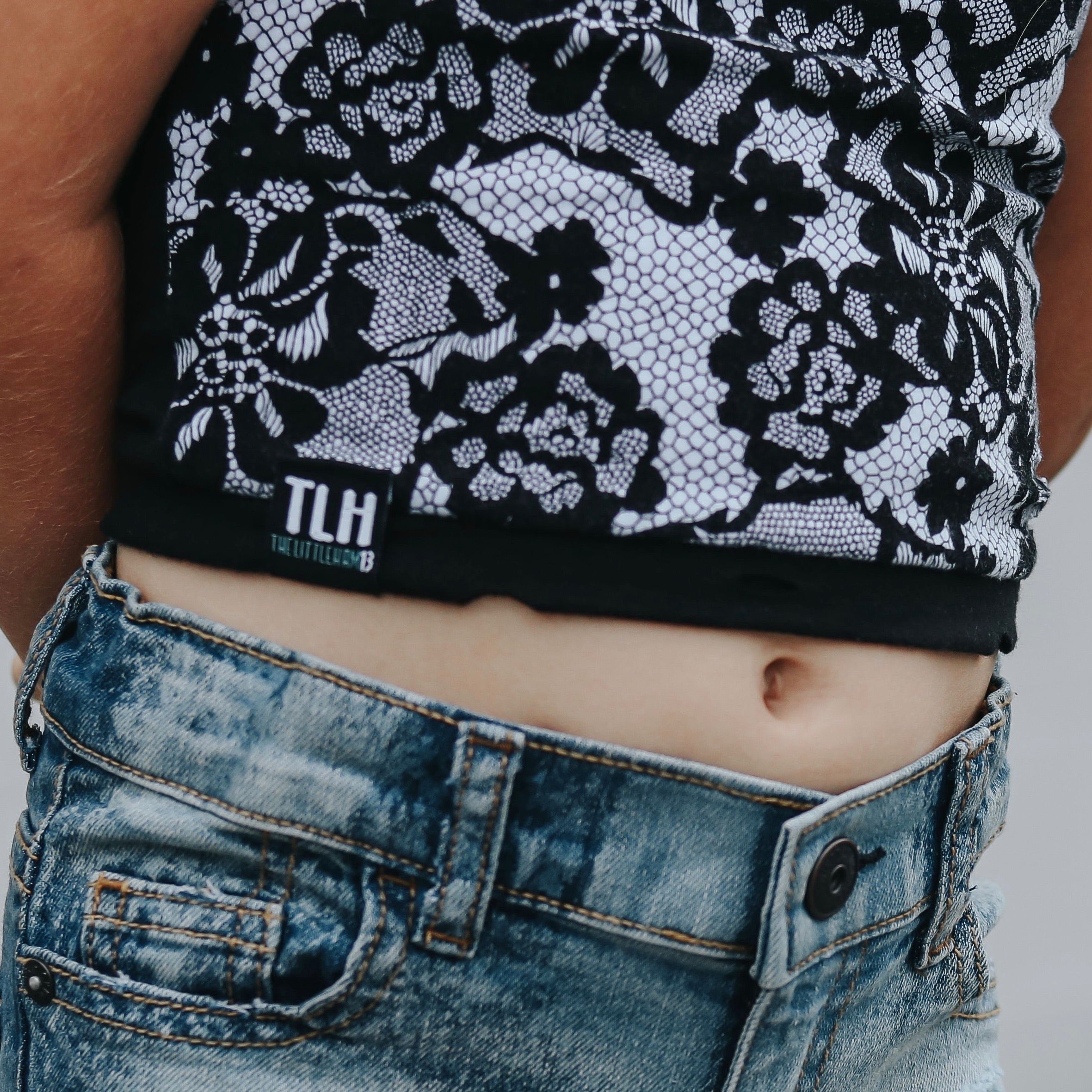 FAUX LACE DISTRESSED CROPPED TANK